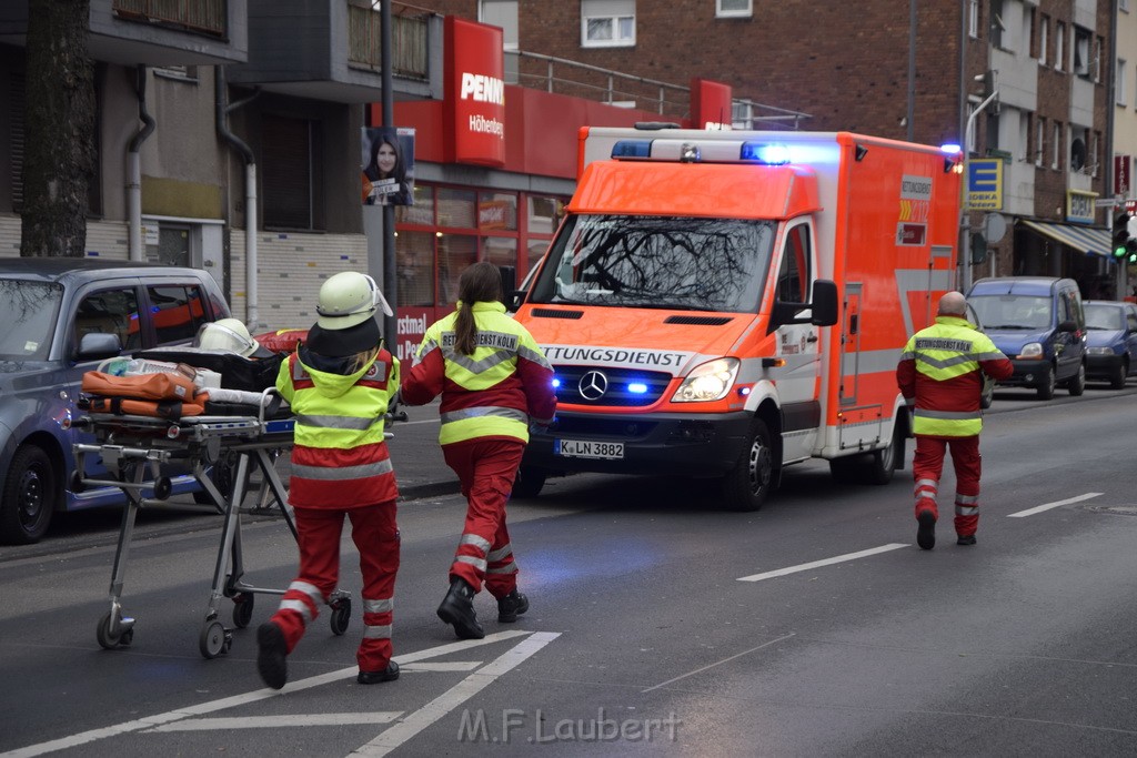 Feuer 1 Koeln Hoehenberg Olpenerstr P24.JPG - Miklos Laubert